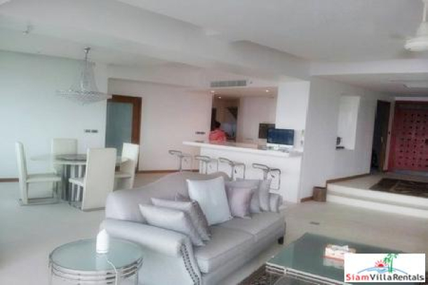 River View Two-Bedroom Modern and Spacious Apartment for Rent in Bangkok-12