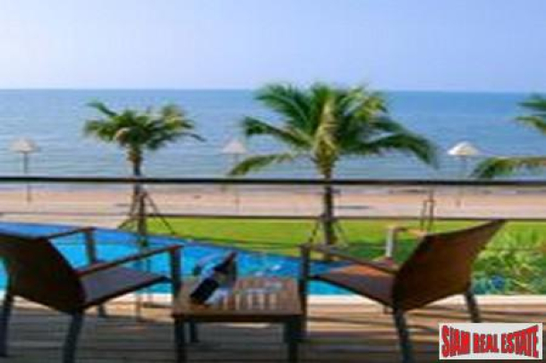2 Bedroom Absolute Beachfront Luxurious Living in North Pattaya-1