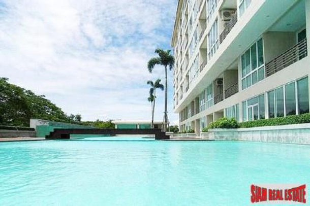 Quicksale! 5 Star Beachfront Low Rise Condominium in Pattaya-1