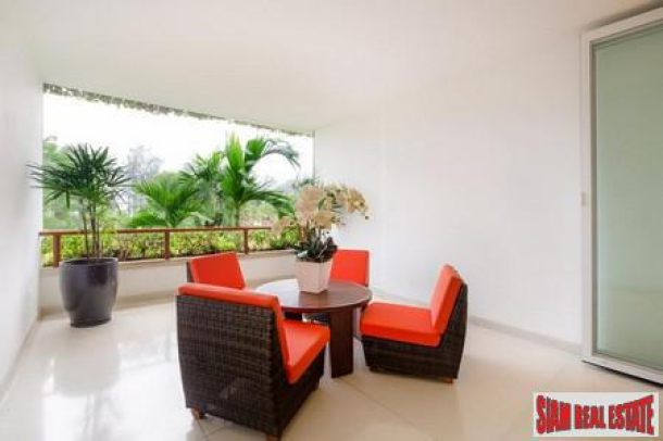 Best value 2 bedroom condo, modern and secure, 2 min walk to shops, central Pattaya-15