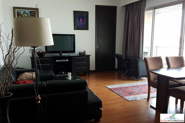 Lofts Yenakart | Modern Two-Bedroom Fully Equipped Condo for Rent in Lumphini-10