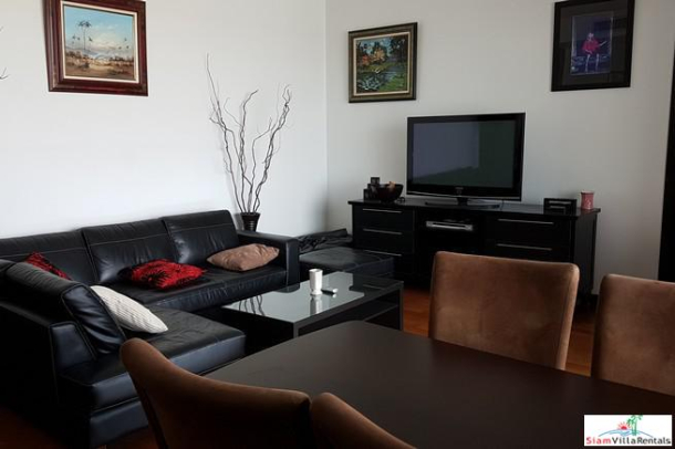 Lofts Yenakart | Modern Two-Bedroom Fully Equipped Condo for Rent in Lumphini-12