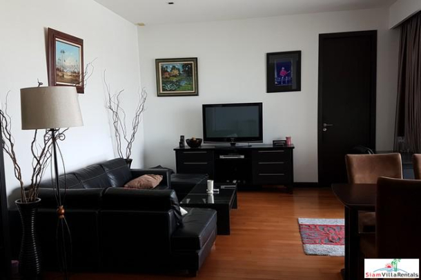 Lofts Yenakart | Modern Two-Bedroom Fully Equipped Condo for Rent in Lumphini-13