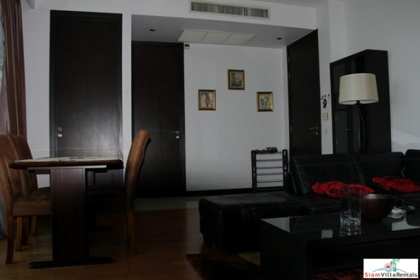 Lofts Yenakart | Modern Two-Bedroom Fully Equipped Condo for Rent in Lumphini-16