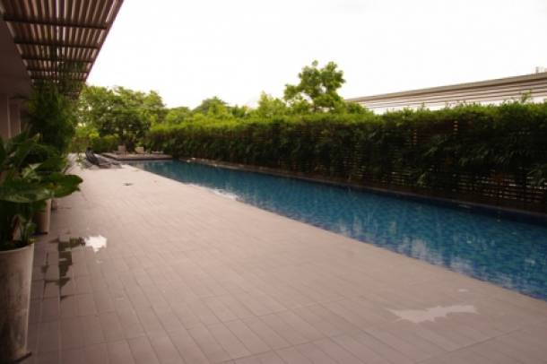 Lofts Yenakart | Modern Two-Bedroom Fully Equipped Condo for Rent in Lumphini-7