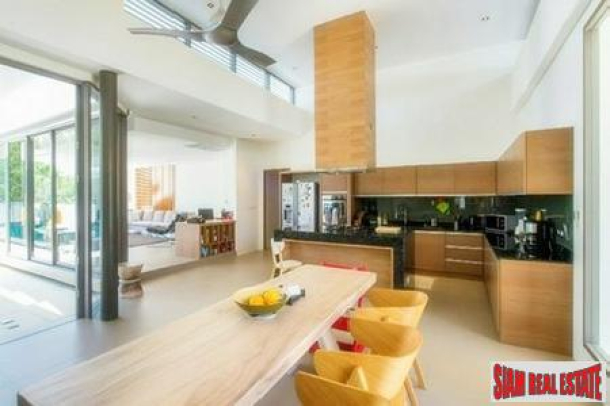 Elegant and Spacious Private Pool Four-Bedroom House for Sale near Mission Hills-11