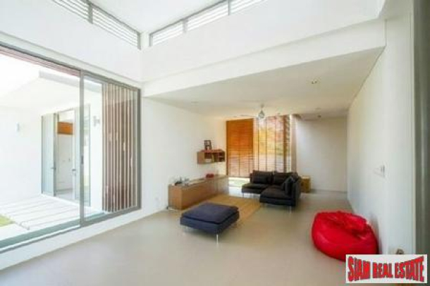 Elegant and Spacious Private Pool Four-Bedroom House for Sale near Mission Hills-6