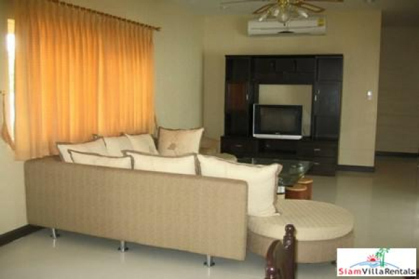 Reasonable Price 3 Bedroom Pool Villa For Long Term Rent in East Pattaya-7