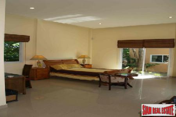 4 Beds 5 Baths Luxury Pool Villa on a Huge 1684 Sq.m. Piece of Land in Pattaya-7