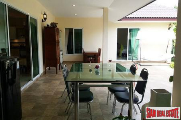 3 Beds 3 Baths Luxury Pool Villa on a large 652 Sq.m. Piece of Land in Pattaya-4