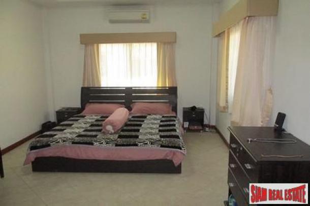 A Must See Beautiful 3Bedroom House for Sale East Pattaya-5