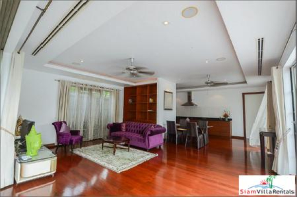 Luxurious 2 BR Beachfront Condominium On Wongamat Beach  For Rent Reasonable Price-16
