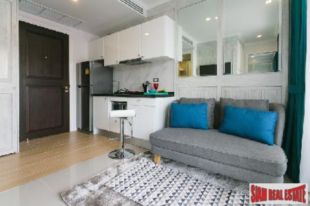 Modern and Elegant One-Bedroom Condos for Sale in New Development in Patong-15