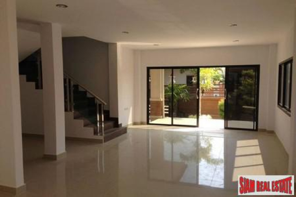 Quick Sale! Beautiful 4 beds Unfurnished Family House with Big Private Pool Villa-5