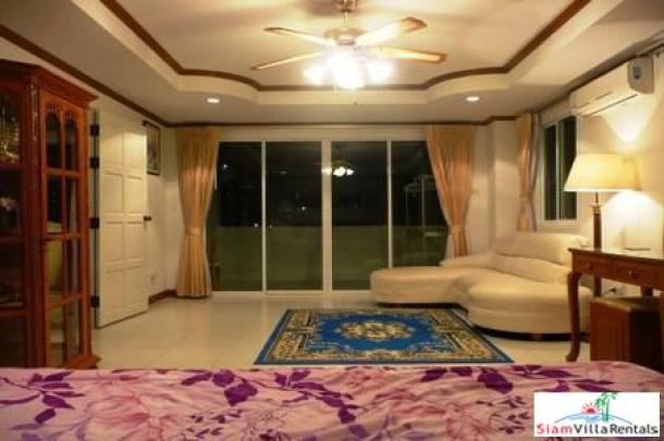 Nice 1 Bedroom 70 Sq.M. Condo Near Wong Amat Beach in Naklua For Long Term Rent-2