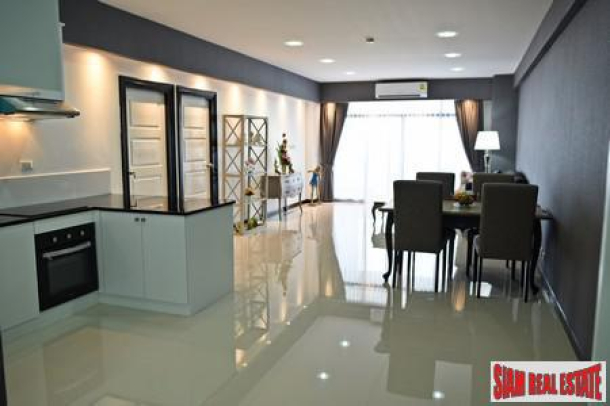 Marvelous 2 Bedrooms Condo located in the best part of Jomtien with great seaview-5
