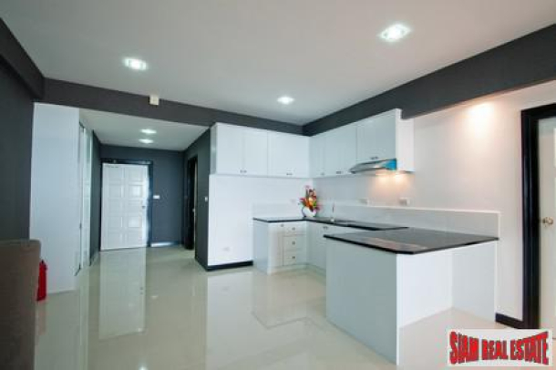 Marvelous 2 Bedrooms Condo located in the best part of Jomtien with great seaview-6