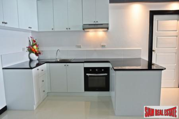 Marvelous 2 Bedrooms Condo located in the best part of Jomtien with great seaview-9