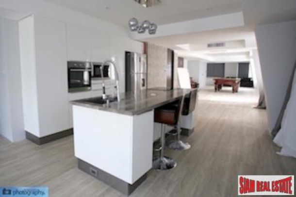 Newly renovated unique opportunity in Silom-1