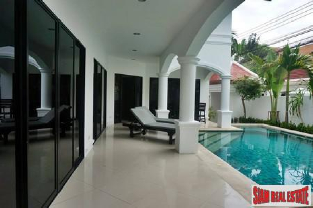 Only 300 Meters From The Beach! Thai-Bali Style Houses - Na Jomtien-4
