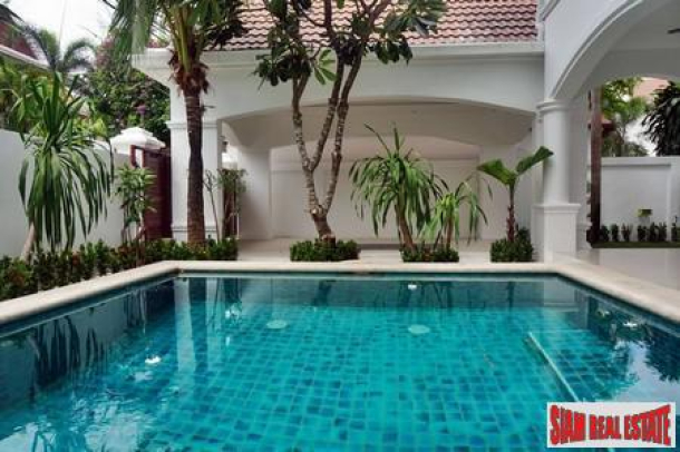Only 300 Meters From The Beach! Thai-Bali Style Houses - Na Jomtien-5
