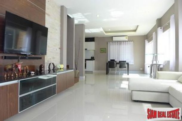 Modern Style House with Private Swimming Pool - East Pattaya-4