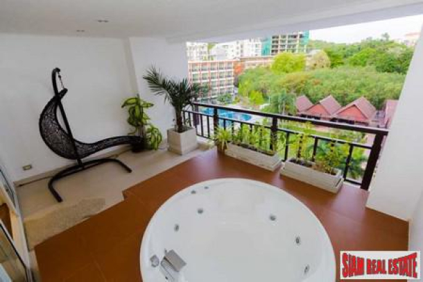 Luxury but Affordable Condominium located at Cosy Beach area on Pratumnak Hills-11