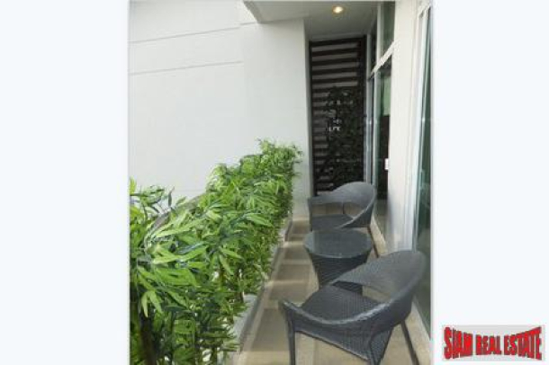 Karon Hill | Walk to the Beach from this Luxurious One Bedroom Sea View Condo for Sale-12