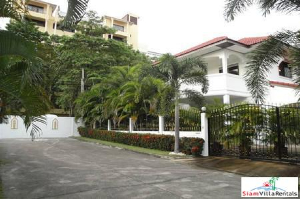 Big Beautiful 4 Bedrooms House Between South Pattaya and Jomtien ( Sea Side)-1