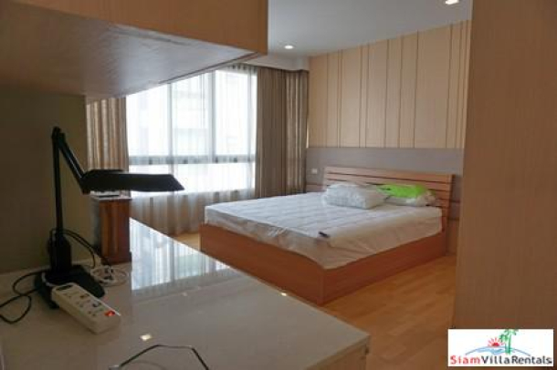 Issara @ 42 | Modern Three Bedroom with Large Kitchen for Rent Directly behind Ekkamai BTS-6