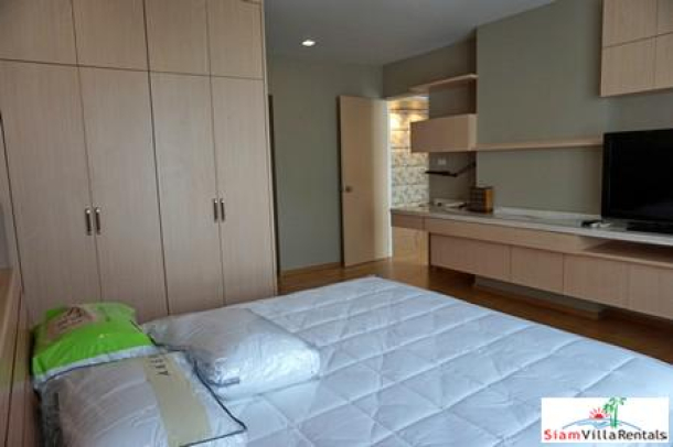 Issara @ 42 | Modern Three Bedroom with Large Kitchen for Rent Directly behind Ekkamai BTS-7