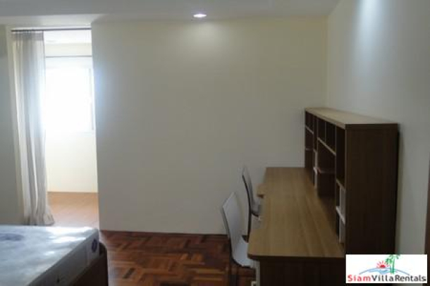 Freshly renovated, very large 3 bedroom family condo. Phrom Pong BTS.-11