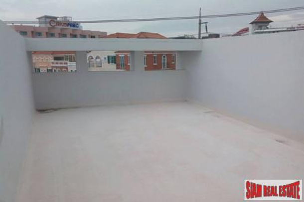 Modern Style 4 Storeys Shophouse with seaview for Sale on Popular Location-11
