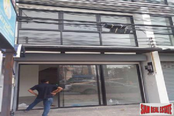 Modern Style 4 Storeys Shophouse with seaview for Sale on Popular Location-4