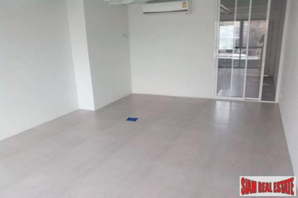 Modern Style 4 Storeys Shophouse with seaview for Sale on Popular Location-8