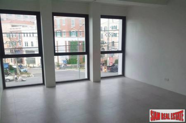 Modern Style 4 Storeys Shophouse with seaview for Sale on Popular Location-9