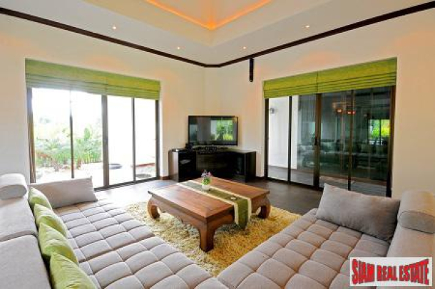 Hua Hin Superb Residence Pool Villas in a Tropical Setting.-6