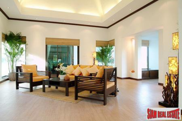 Hua Hin Superb Residence Pool Villas in a Tropical Setting.-7