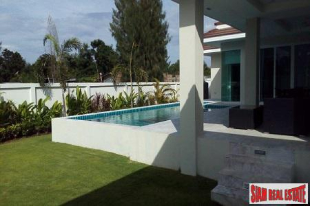 Fantastic Pool Villa with 3 Bedrooms and Ready to Move-in Today-Hua Hin-3