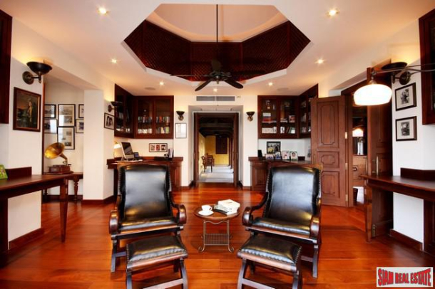 Executive Family Home. Pattanakarn. 5 bedrooms over 720 Sqm. 180 Sqm rooftop deck.-30