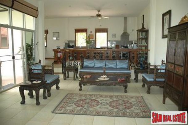 Expansive Pool Villa for Sale in Cherngtalay-8