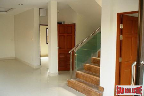 Quick Sale! Beautiful 5 beds Unfurnished Family House with Big Private Pool Villa-6