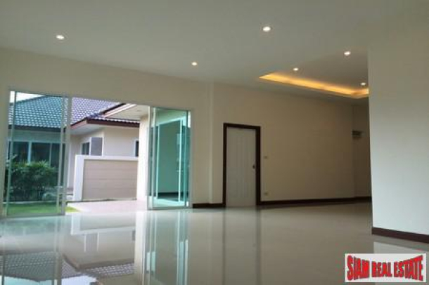 Affordable Luxury Villa in East Pattaya For Sale-8