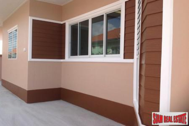 Modern 3 Bedroom Houses With Large Living Areas - Bang Saray-5