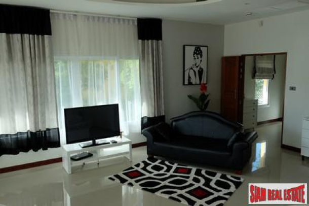 Modern Pool Villa for Sale Close to the Beach and Hua Hin City Center.-13