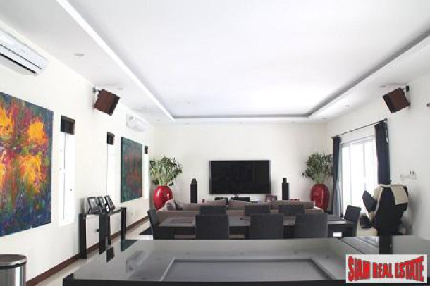 Modern Pool Villa for Sale Close to the Beach and Hua Hin City Center.-6