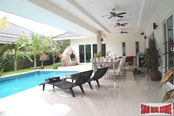 Modern Pool Villa for Sale Close to the Beach and Hua Hin City Center.-7