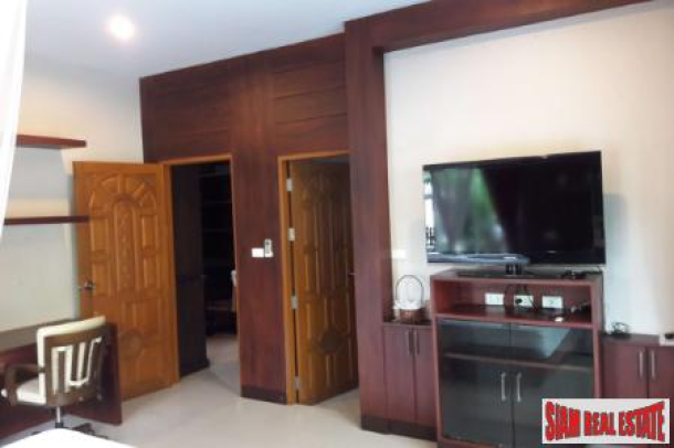 1 Bedroom Luxury High Rise with Fantastic Pools and Facilities for Rent-11