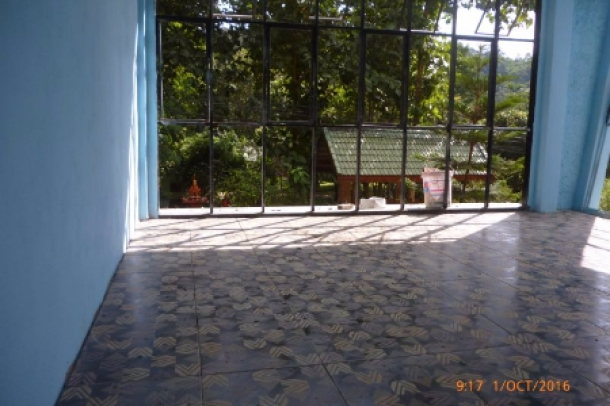 Guesthouse & Bar Commercial Building for Rent near Chiang Dao Cave, Chiang Mai Thailand.-4