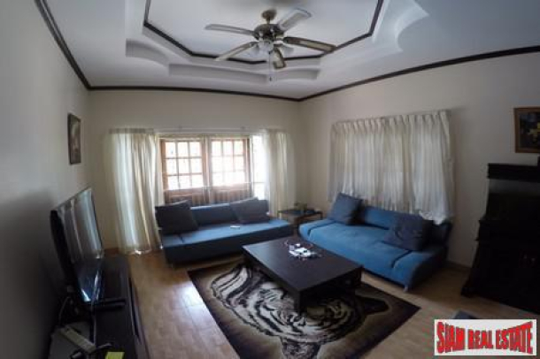 3 Bedrom House with Private Pool For Sale in Na Jomtien Area-13
